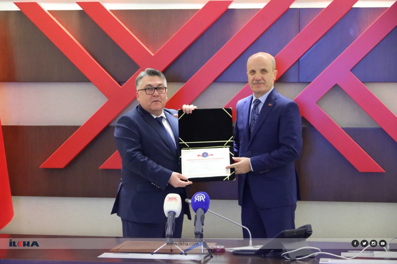 YÖK'ten “Engelsiz Üniversite”lere “Bayrak ve Nişan” ödülü