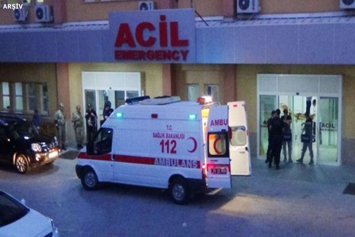 Gıda zehirlenmesi şüphesiyle 35 öğrenci hastaneye kaldırıldı Gıda zehirlenmesi şüphesiyle 35 öğrenci hastaneye kaldırıldı