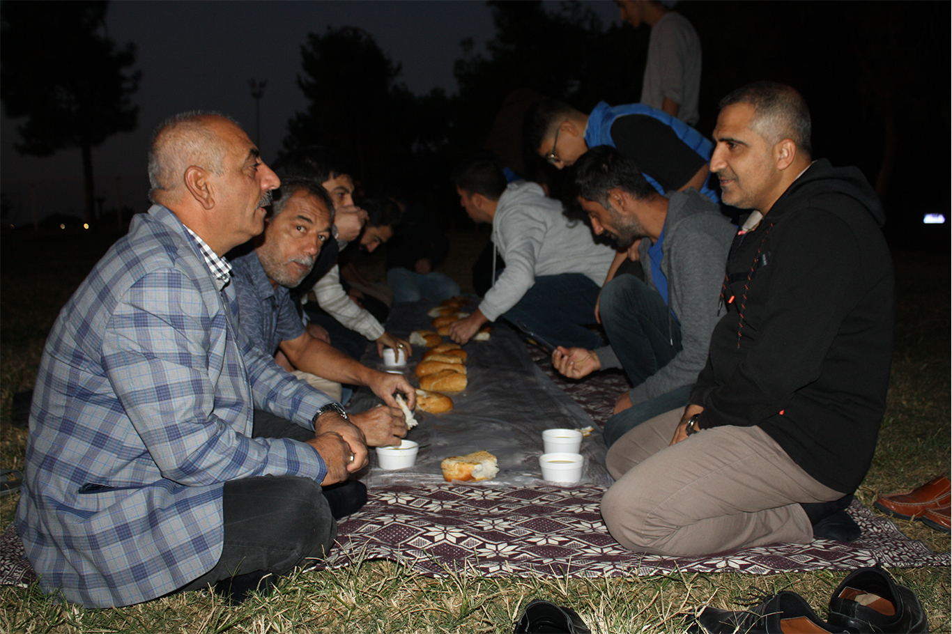 HÜDA PAR Mersin Gençlik Kolları sabah namazında buluştu HÜDA PAR Mersin Gençlik Kolları sabah namazında buluştu