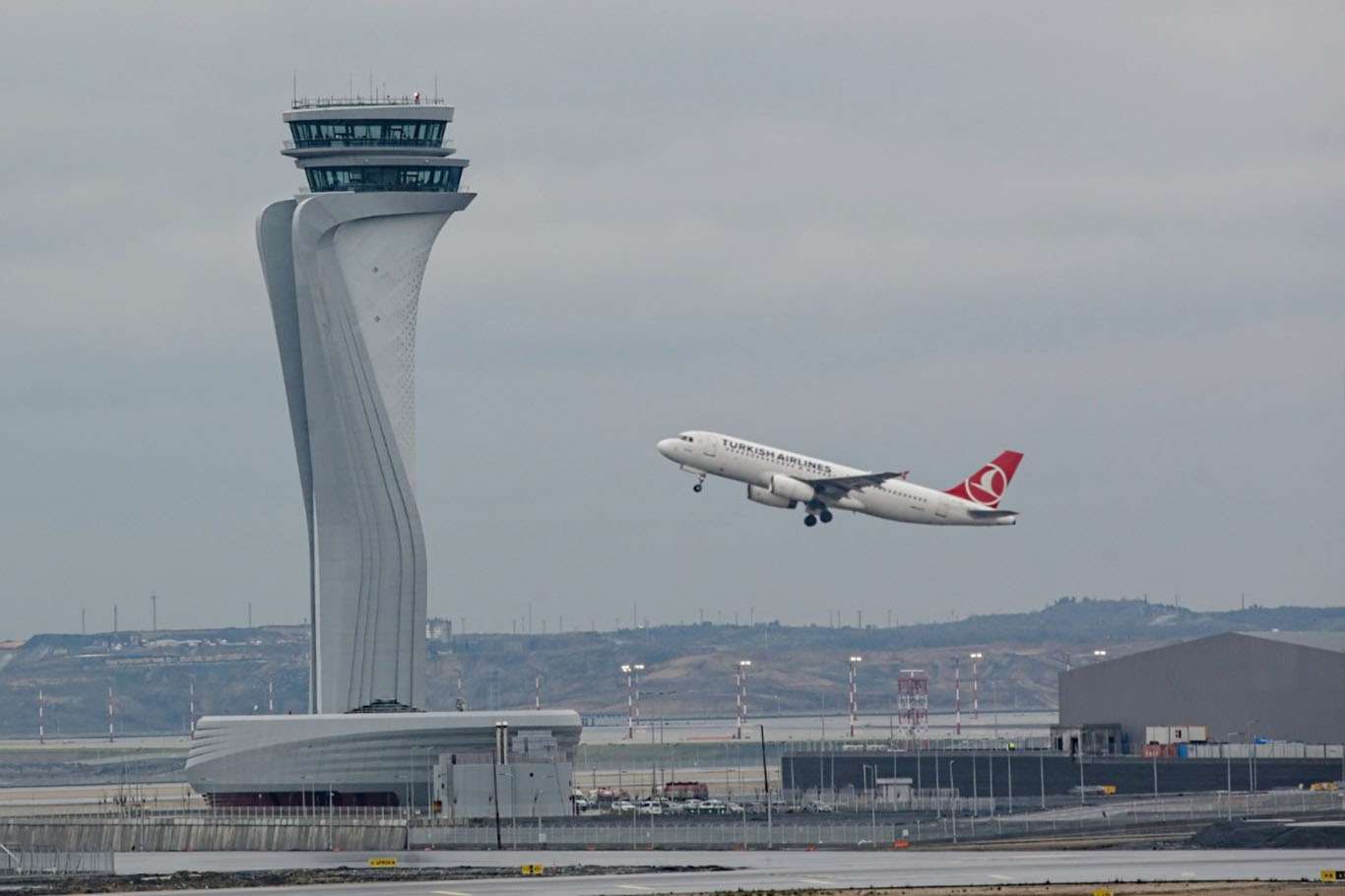 Istanbul Airport hosts more than 160 million passengers in 4 years—Transport Minister Istanbul Airport hosts more than 160 million passengers in 4 years—Transport Minister