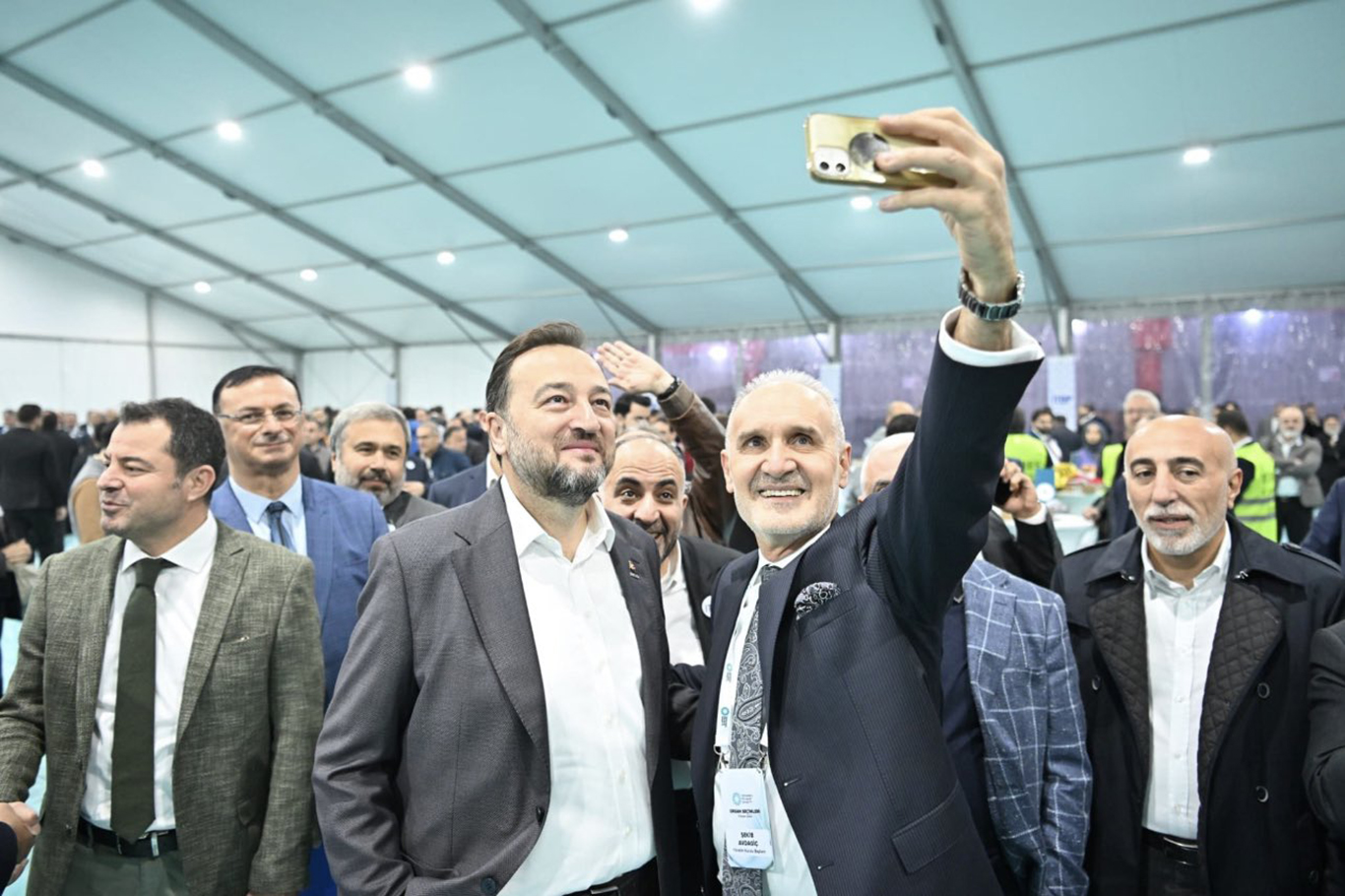 İTO seçimlerini mevcut başkan Avdagiç açık arayla kazandı İTO seçimlerini mevcut başkan Avdagiç açık arayla kazandı