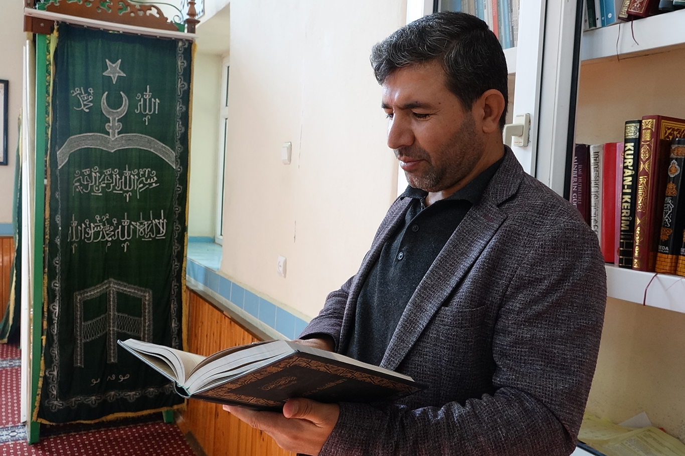 İmam-Hatip Şimşek, Hazreti Peygamber'in unutulmaya yüz tutmuş sünnetleri hakkında konuştu İmam-Hatip Şimşek, Hazreti Peygamber'in unutulmaya yüz tutmuş sünnetleri hakkında konuştu