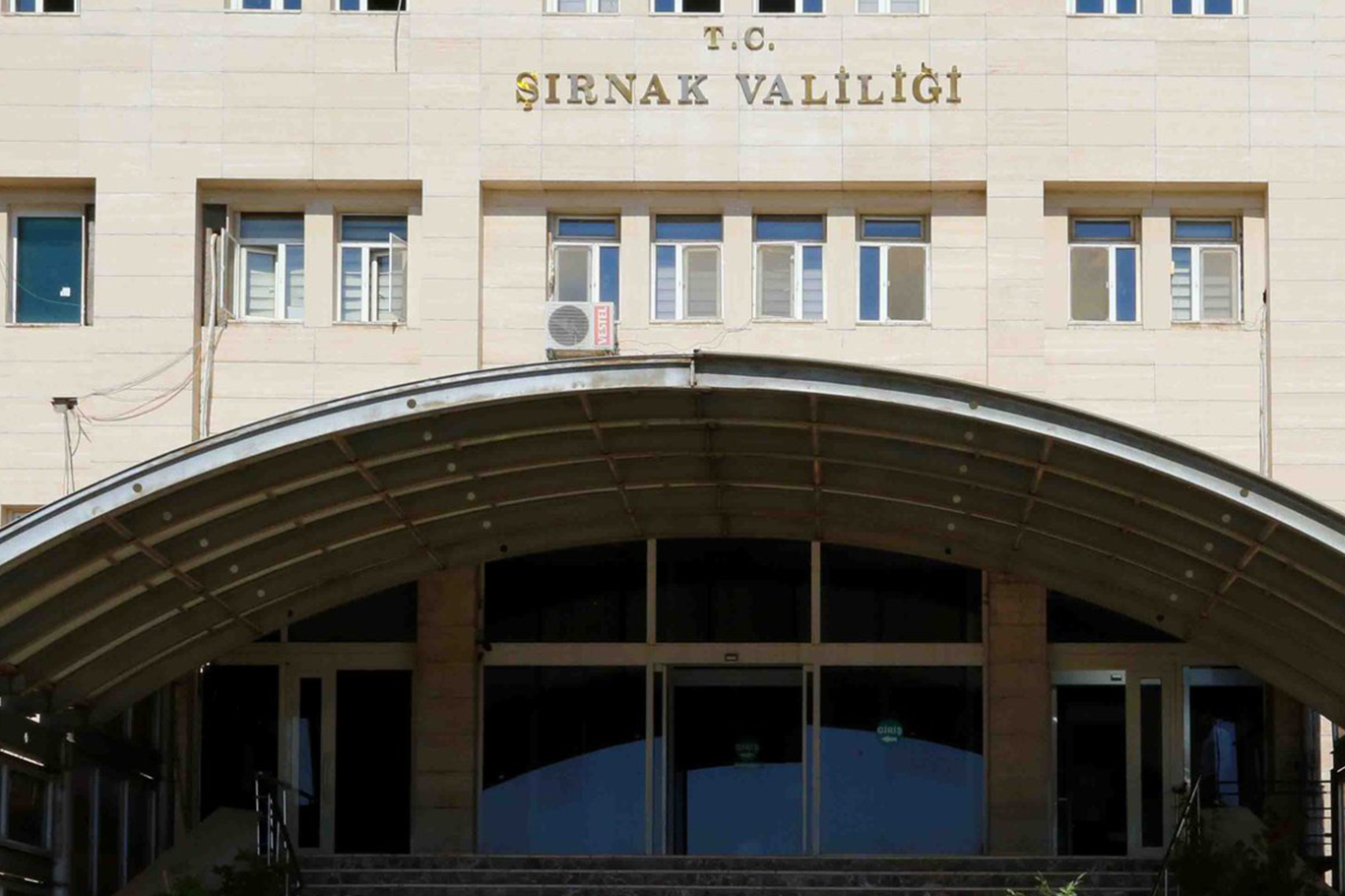 Şırnak Valiliğinden Taksim saldırganıyla görüştüğü iddia edilen parti başkanı hakkında açıklama Şırnak Valiliğinden Taksim saldırganıyla görüştüğü iddia edilen parti başkanı hakkında açıklama