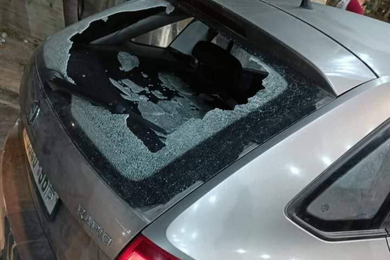 Zionist settlers attack Palestinian vehicles in West Bank