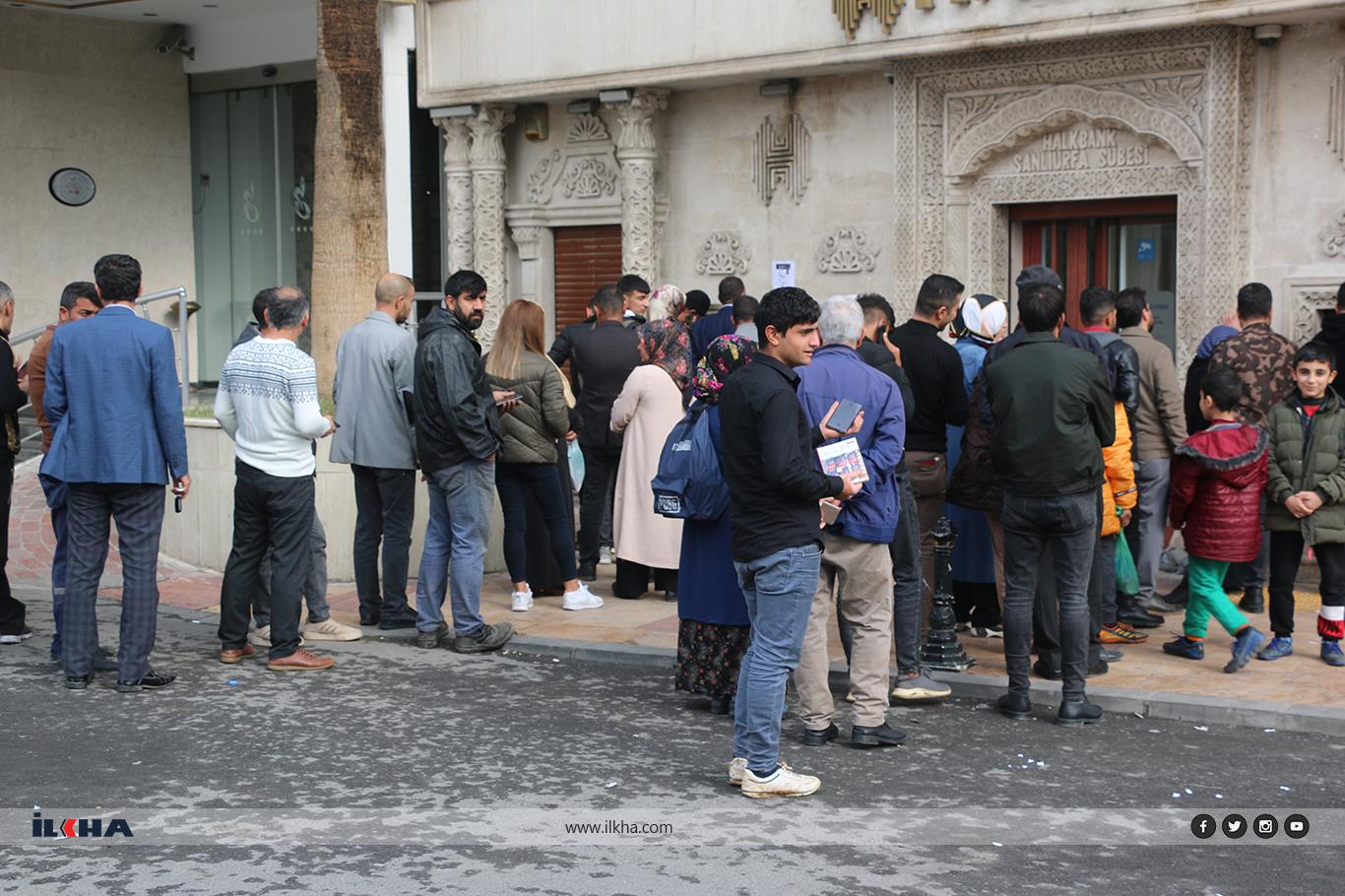 TOKİ başvuru ücreti iadeleri için bankalar önünde yoğunluk oluştu