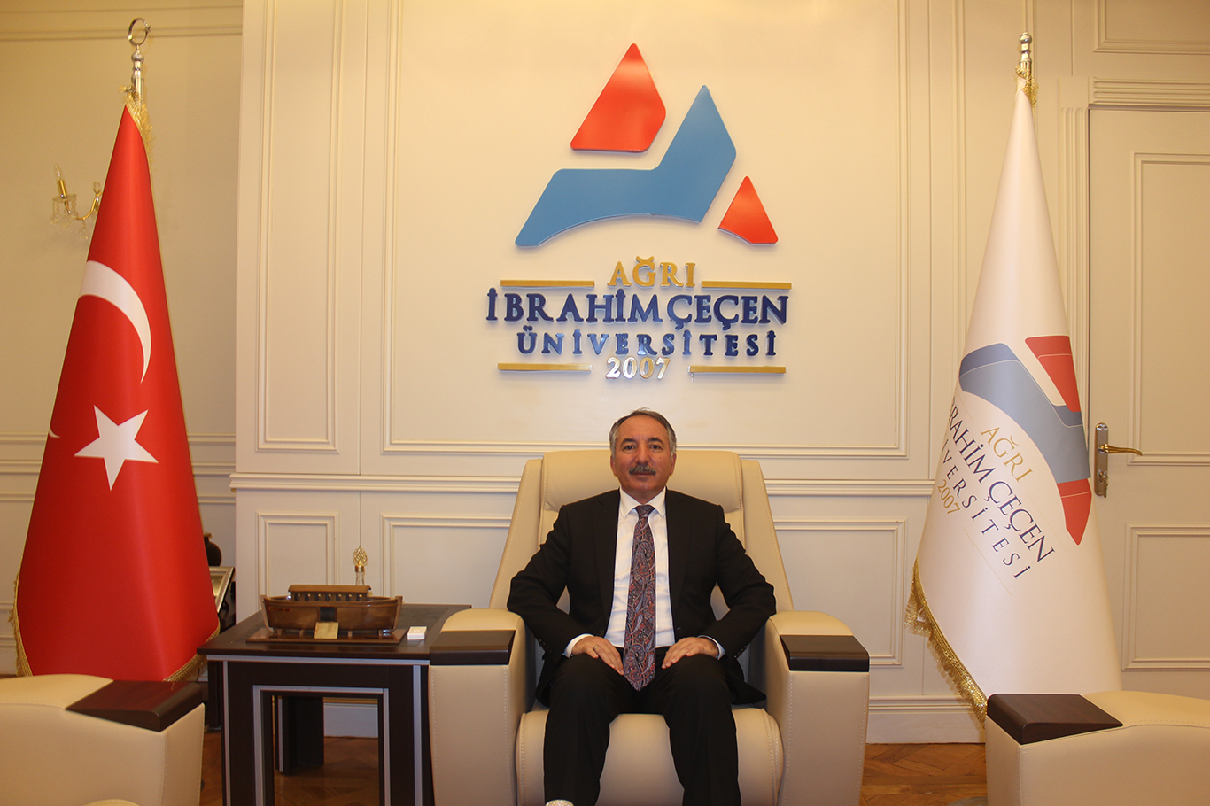 Ağrı İbrahim Çeçen Üniversitesi Rektörü Prof. Dr. Abdulhalik Karabulut