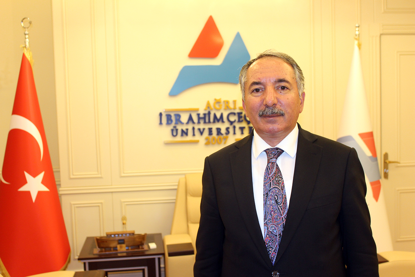 Ağrı İbrahim Çeçen Üniversitesi Rektörü Prof. Dr. Abdulhalik Karabulut