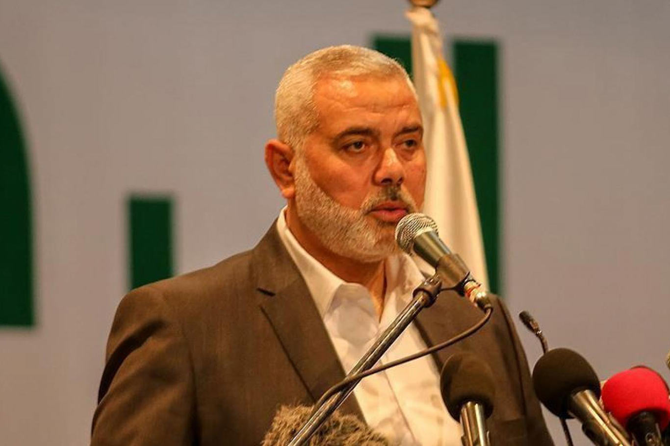 هنية يشيد بمسيرة الشهيد عبدالله عزام هنية يشيد بمسيرة الشهيد عبدالله عزام