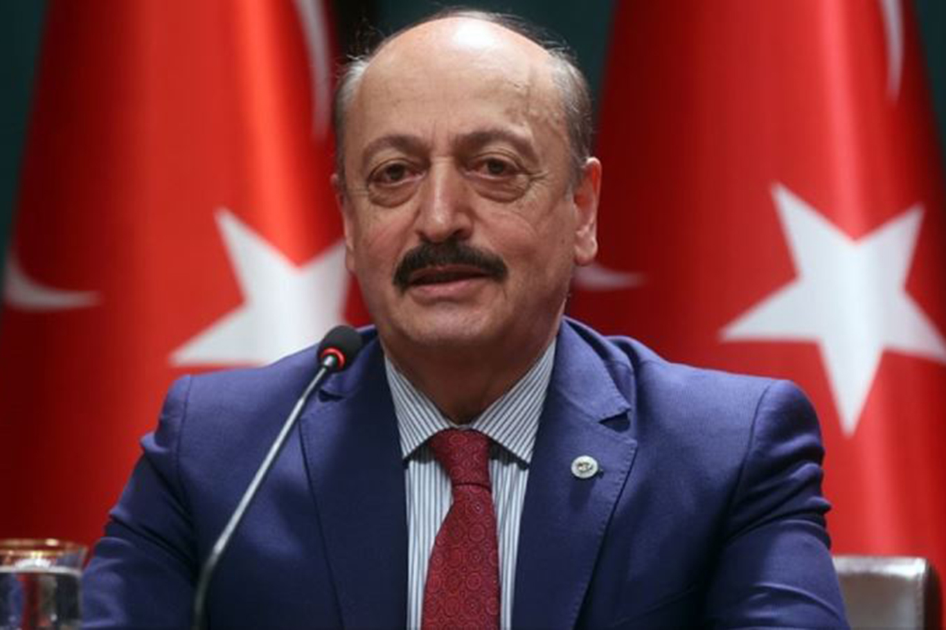 Çalışma ve Sosyal Güvenlik Bakanı Bilgin'den sözleşmeli kadro açıklaması Çalışma ve Sosyal Güvenlik Bakanı Bilgin'den sözleşmeli kadro açıklaması