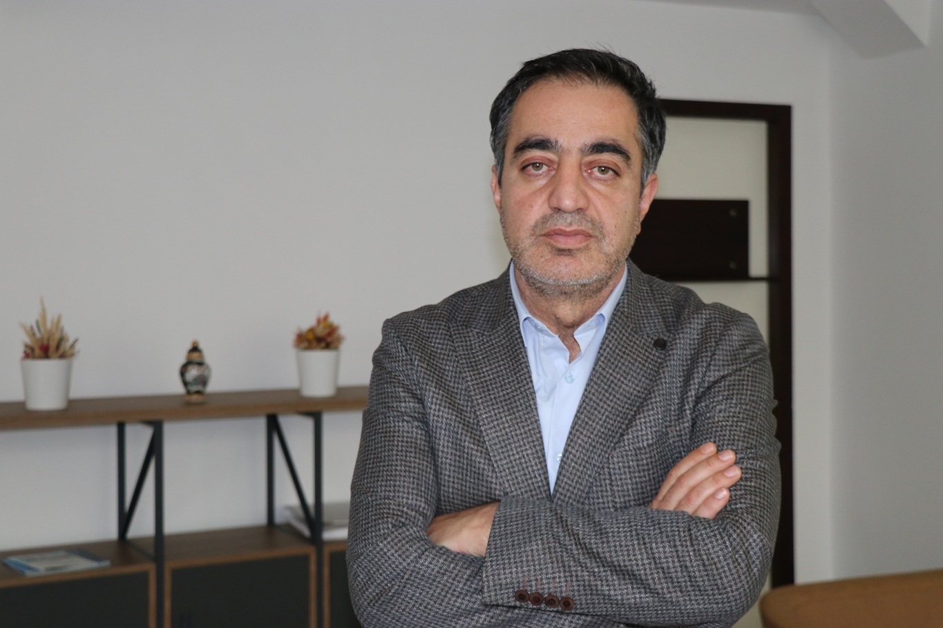 Uluslararası İlişkiler Uzmanı ve Bolu Abant İzzet Baysal Üniversitesi Öğretim Üyesi Prof. Dr. Veysel Ayhan