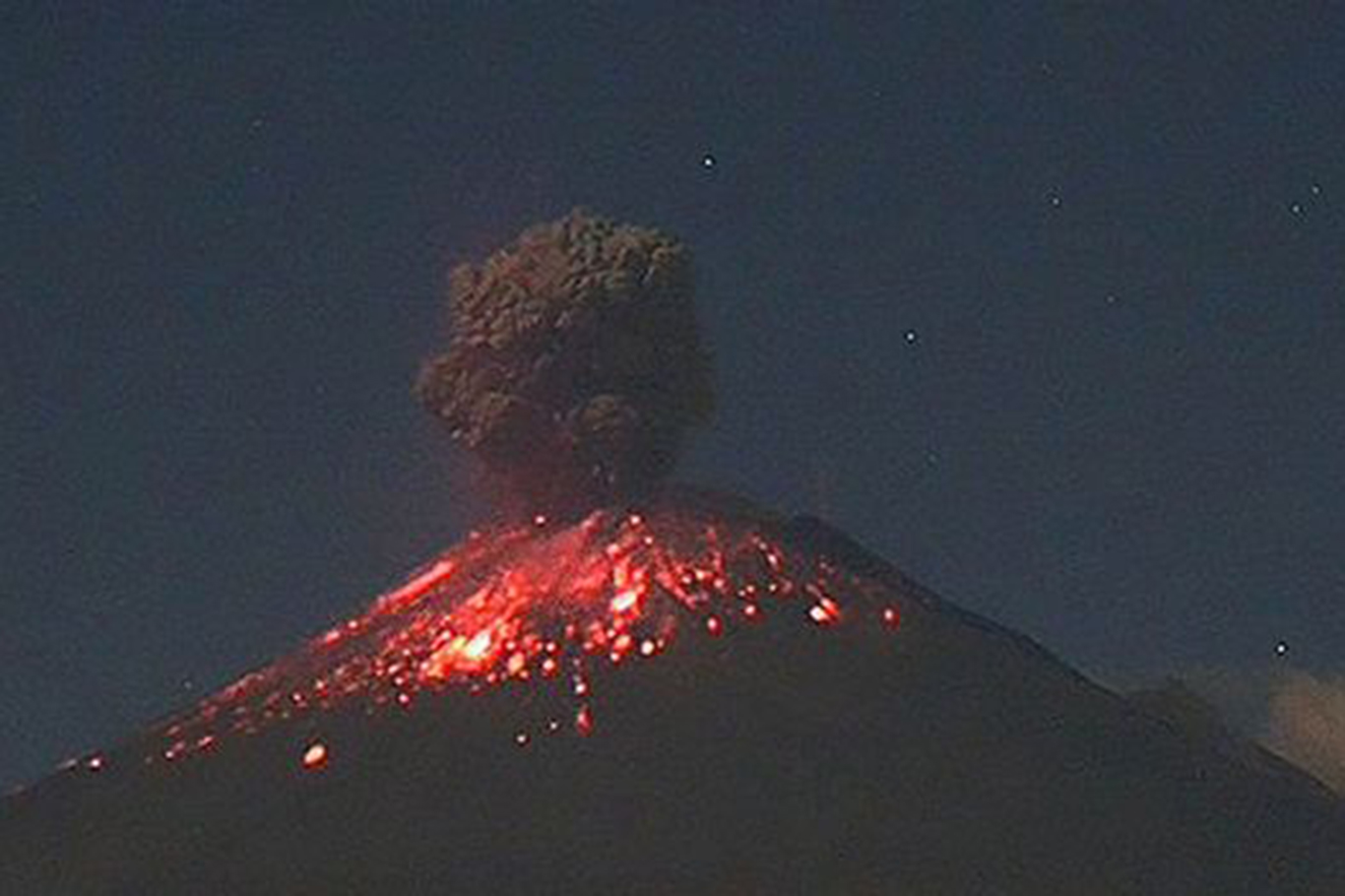 Popocatepetl Yanardağı’nda yeni patlamalar meydana geldi