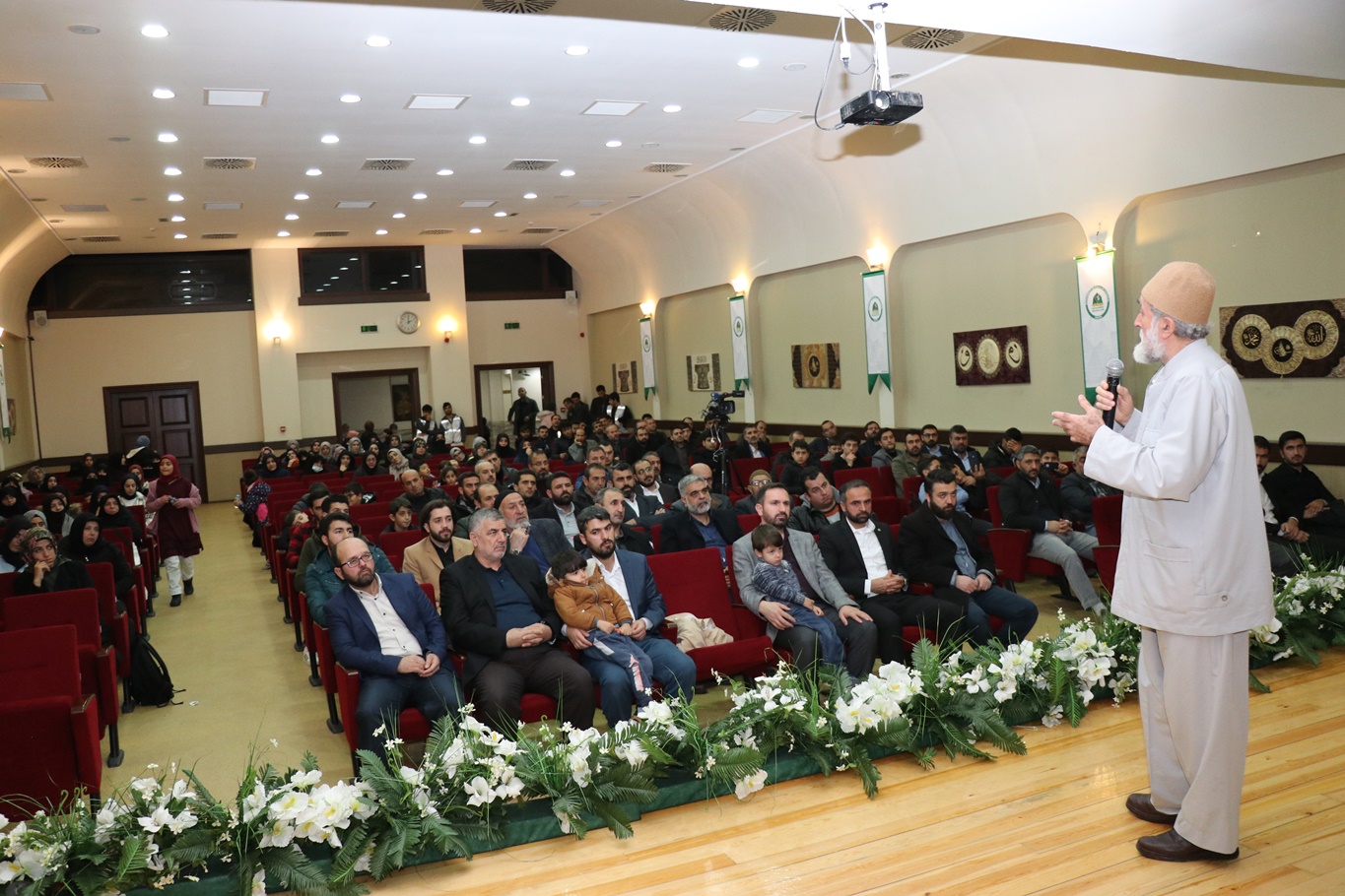 Ankara'da "Yolumuzu Aydınlatan Yıldızlar" temalı sahabe etkinliği düzenlendi
