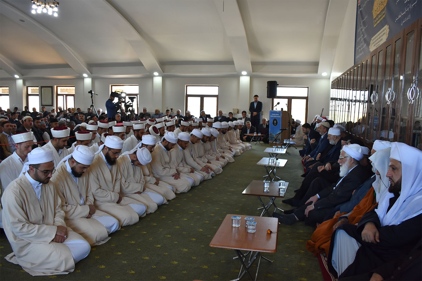 Norşin’de 28’i hafız 45 talebe icazetini aldı Norşin’de 28’i hafız 45 talebe icazetini aldı