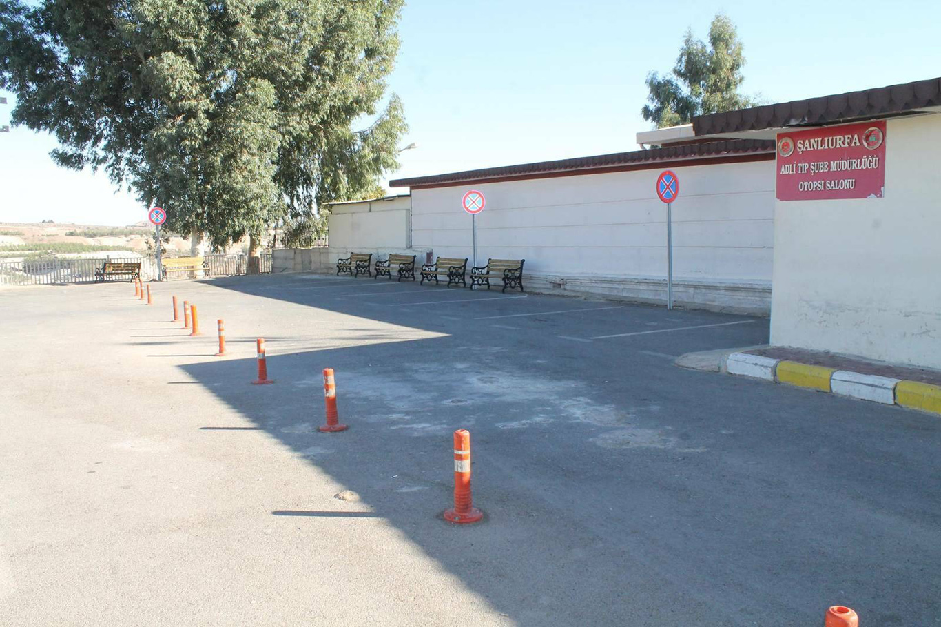 HÜDA PAR Şanlıurfa İl Başkanı Özaslan, Adli Tıp'taki gergin bekleyişe dikkat çekti HÜDA PAR Şanlıurfa İl Başkanı Özaslan, Adli Tıp'taki gergin bekleyişe dikkat çekti