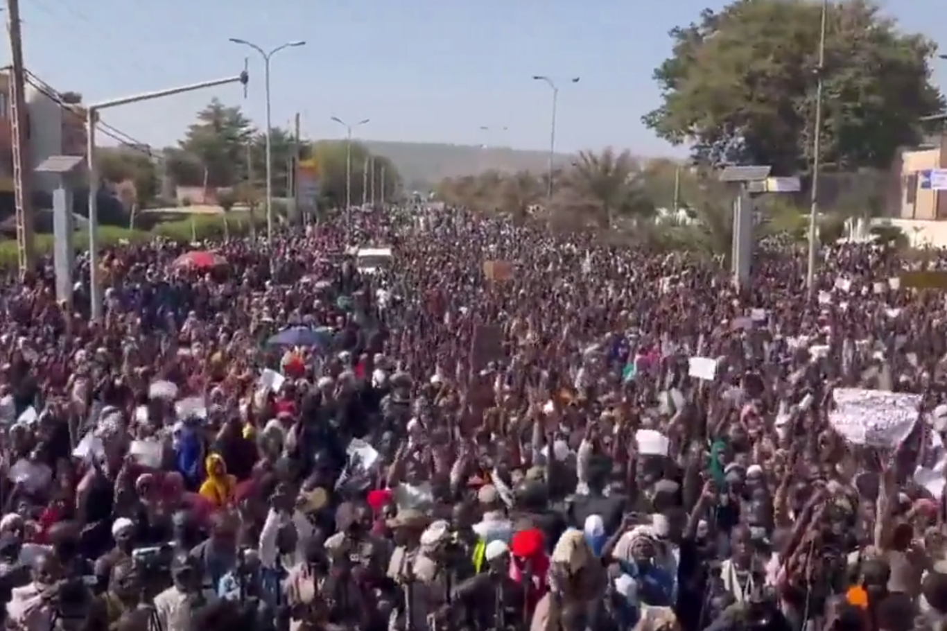 Thousands protest against the blasphemy of Islam in Mali