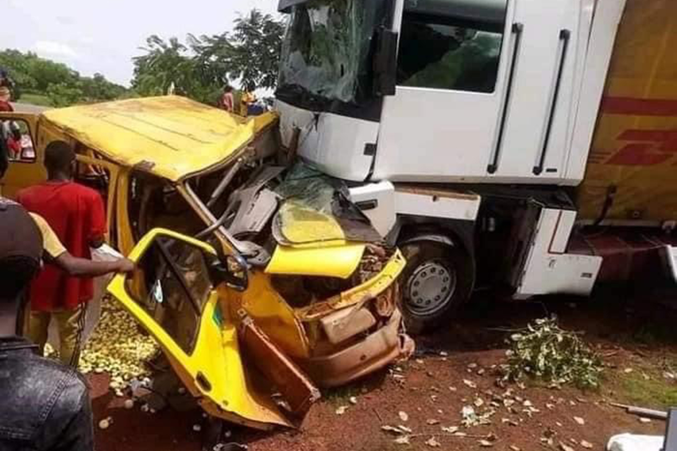 Road accident kills 25 people in Guinea