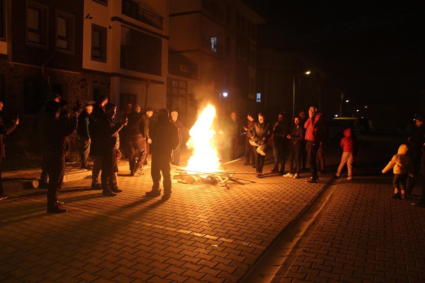 Ağrı'da halka teslim edilen TOKİ'lerde ısınma sorunu çözüm bekliyor Ağrı'da halka teslim edilen TOKİ'lerde ısınma sorunu çözüm bekliyor