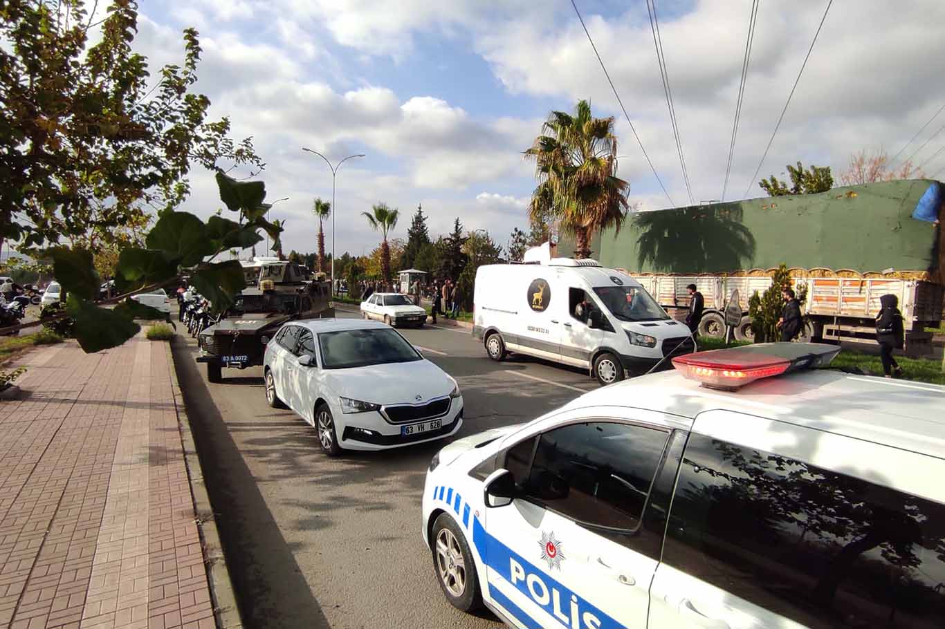 Şanlıurfa'da polis noktasında silahlı kavga: 2 yaralı