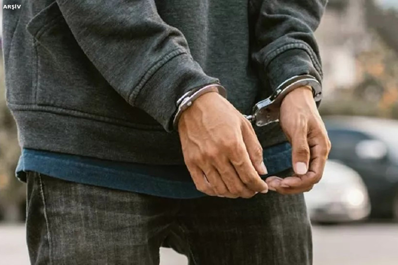 İstanbul'da kaçakçılık operasyonu: 8 gözaltı İstanbul'da kaçakçılık operasyonu: 8 gözaltı