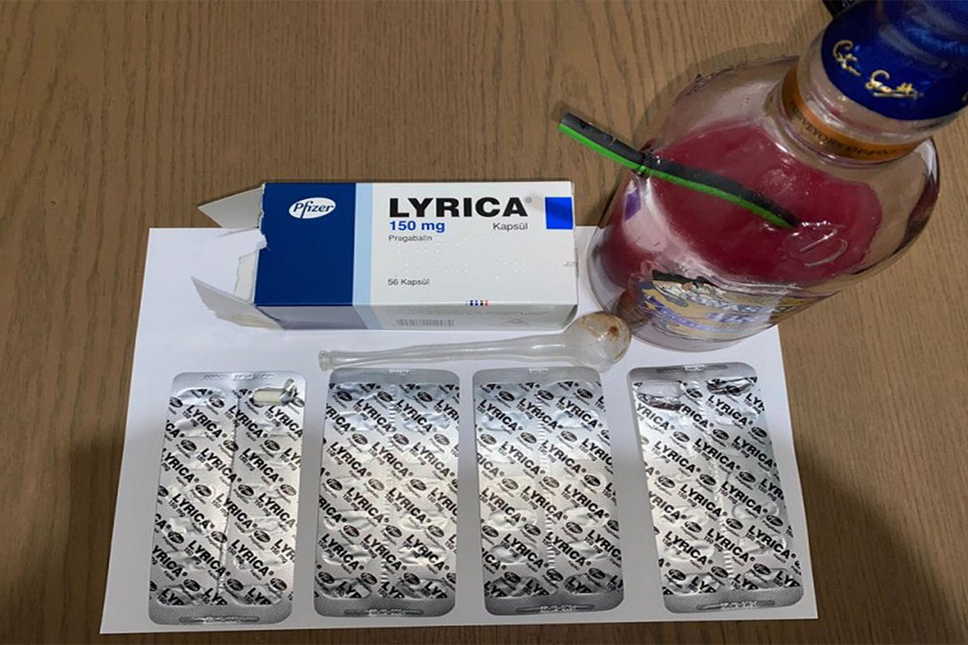 Bingöl’de 54 adet LYRICA kapsül ve Metamfetamin ele geçirildi Bingöl’de 54 adet LYRICA kapsül ve Metamfetamin ele geçirildi