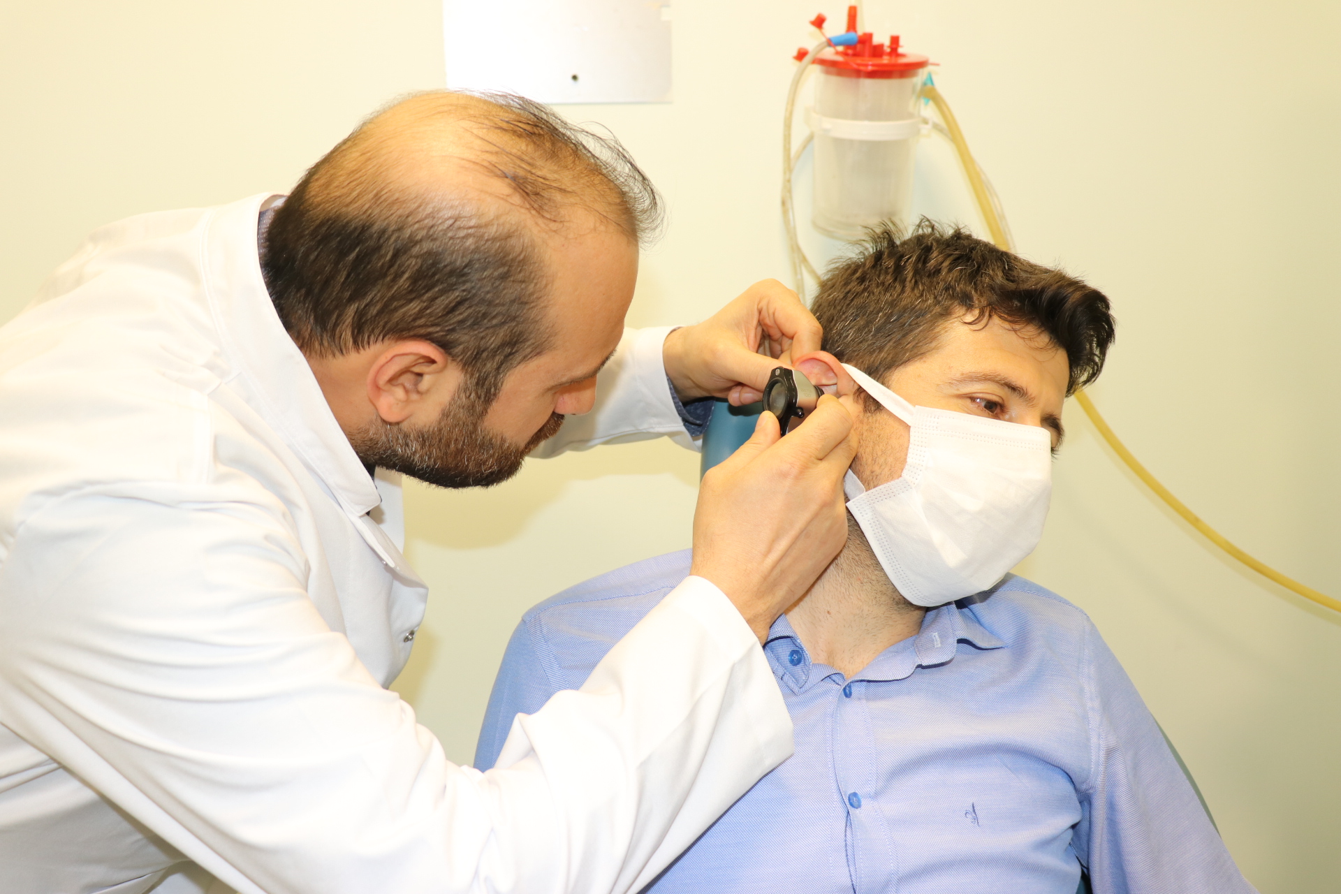 Doç. Dr. Aslan: Dünya ile iletişimimizi sağlayan kulaklarımızı bir anlık heves için heba etmeyelim
