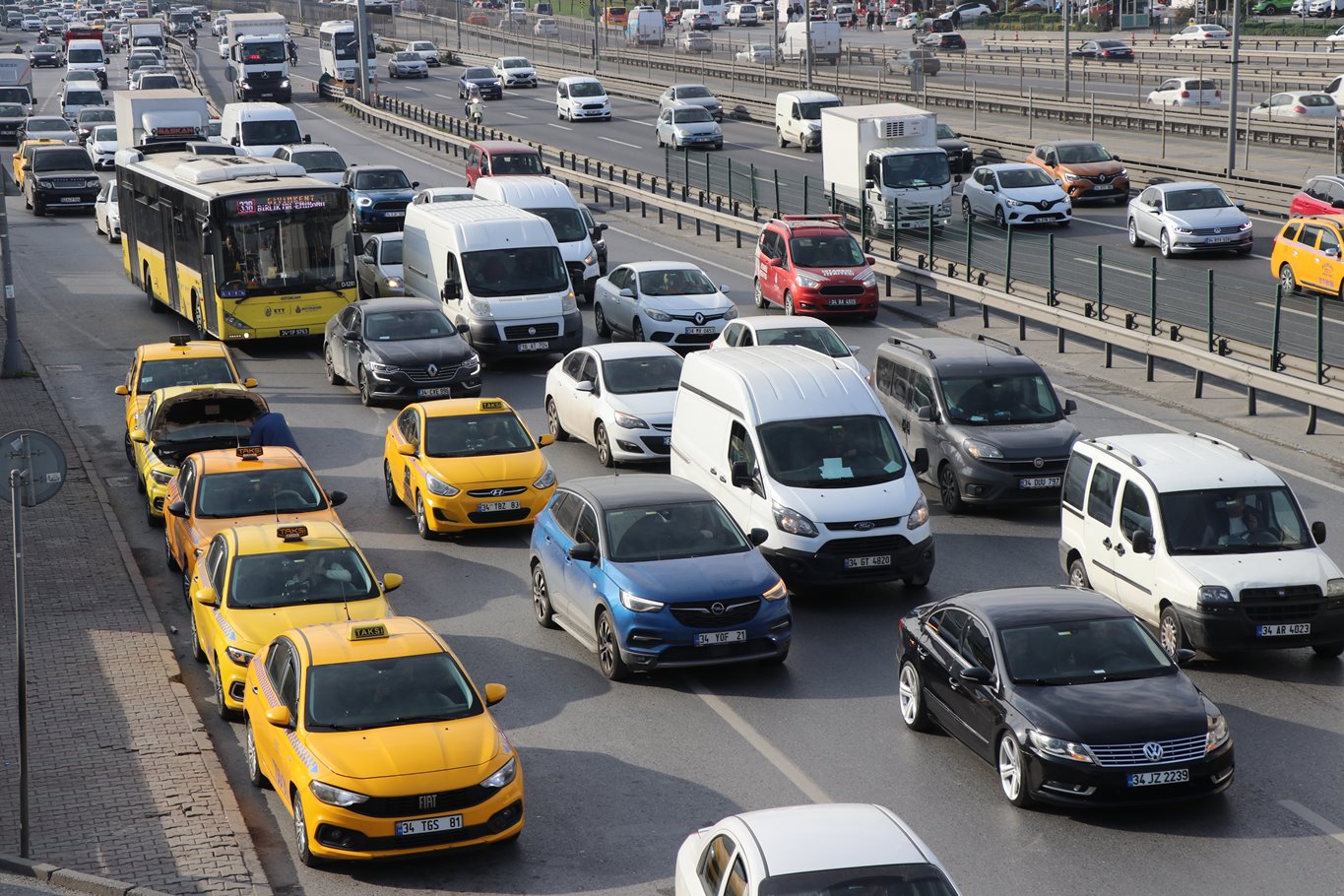 Taksiciler: 2 bin yeni taksi soruna çözüm olmaz