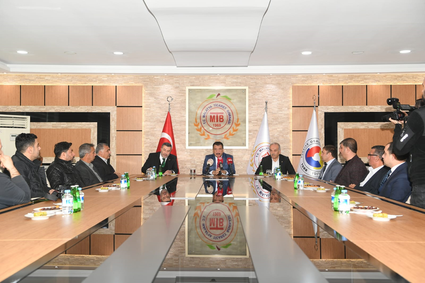MTB Başkanı Özcan: Kuru kayısı ihracatında Malatya'nın hak ettiği değeri görmesi için çalışıyoruz MTB Başkanı Özcan: Kuru kayısı ihracatında Malatya'nın hak ettiği değeri görmesi için çalışıyoruz