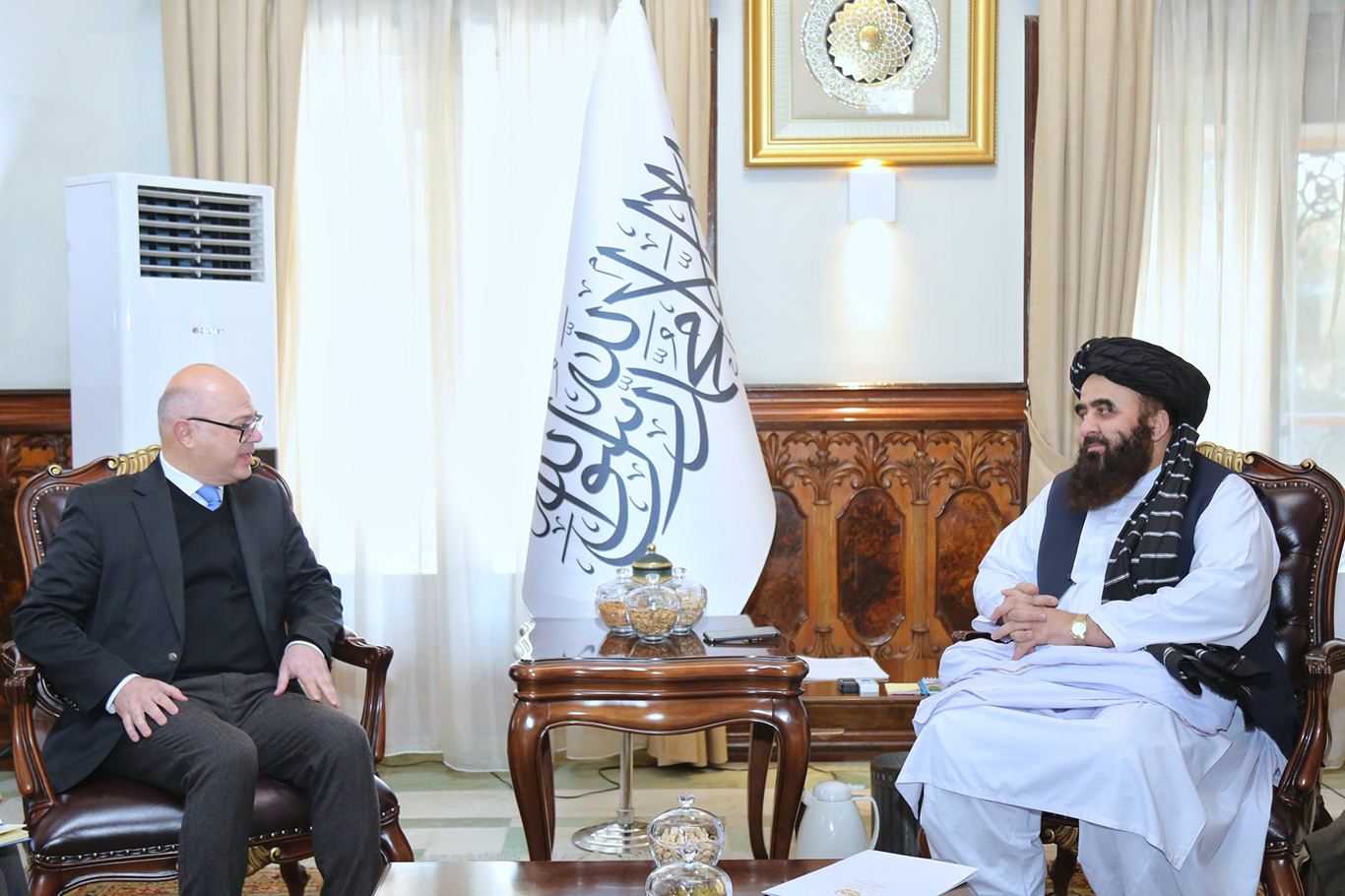Afghan Foreign Minister receives Turkish Ambassador to Kabul