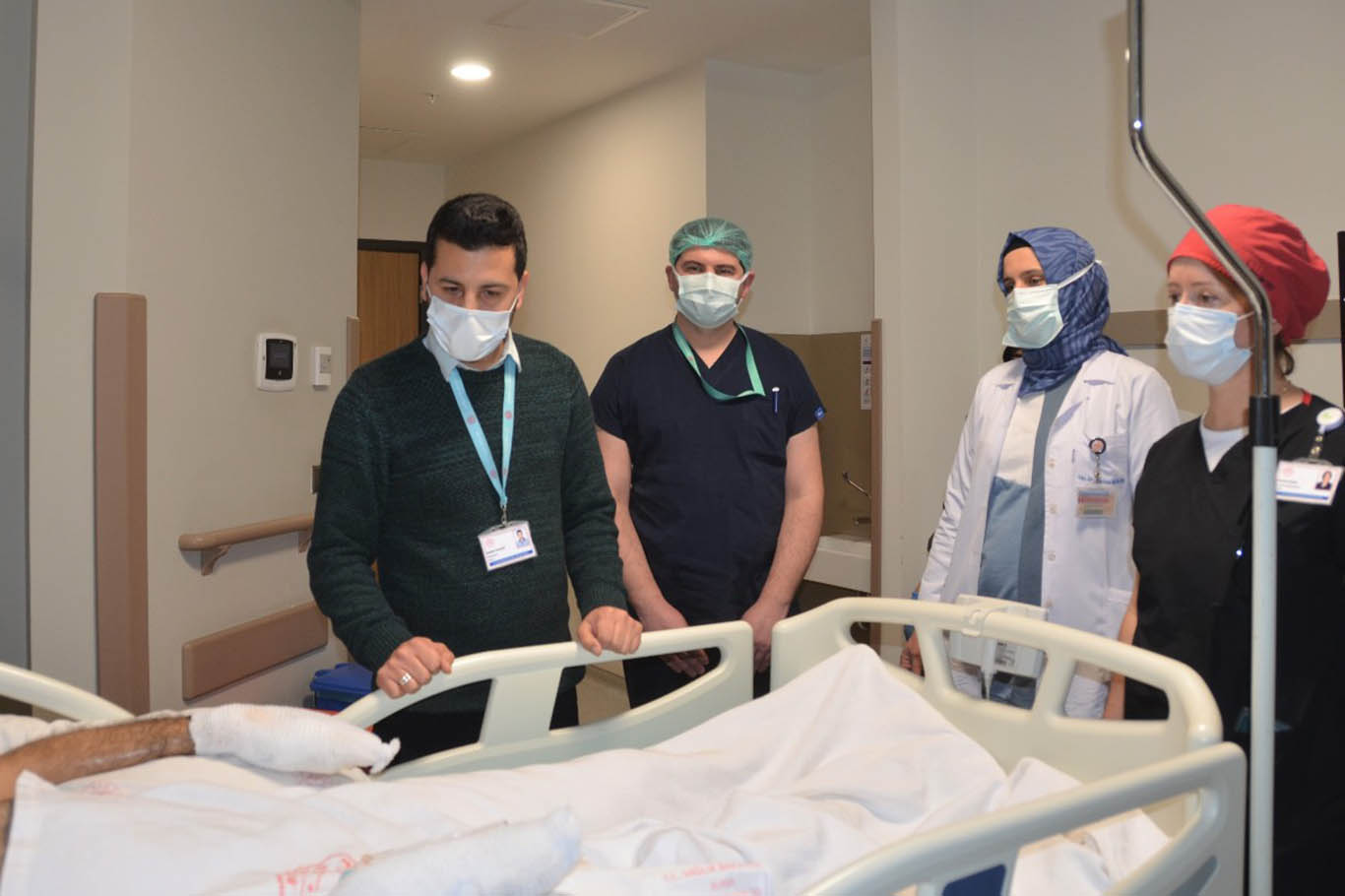 Gemi yangınında yanık oluşan iki Mısır vatandaşı Bursa'da şifa buldular Gemi yangınında yanık oluşan iki Mısır vatandaşı Bursa'da şifa buldular