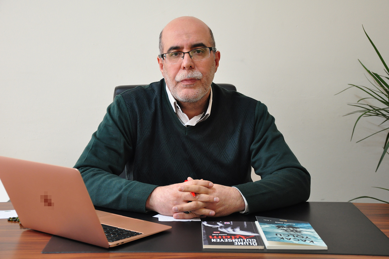 Roman Yazarı Aydın'dan genç yazar adaylarına önemli tavsiyeler Roman Yazarı Aydın'dan genç yazar adaylarına önemli tavsiyeler
