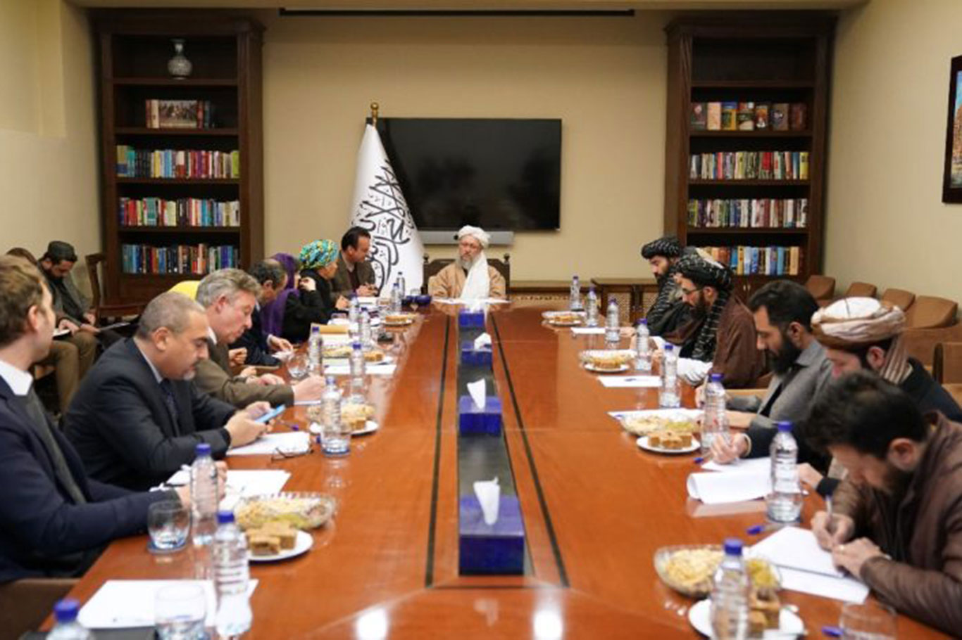 Afghan deputy PM Hanafi meets UN delegation in Kabul