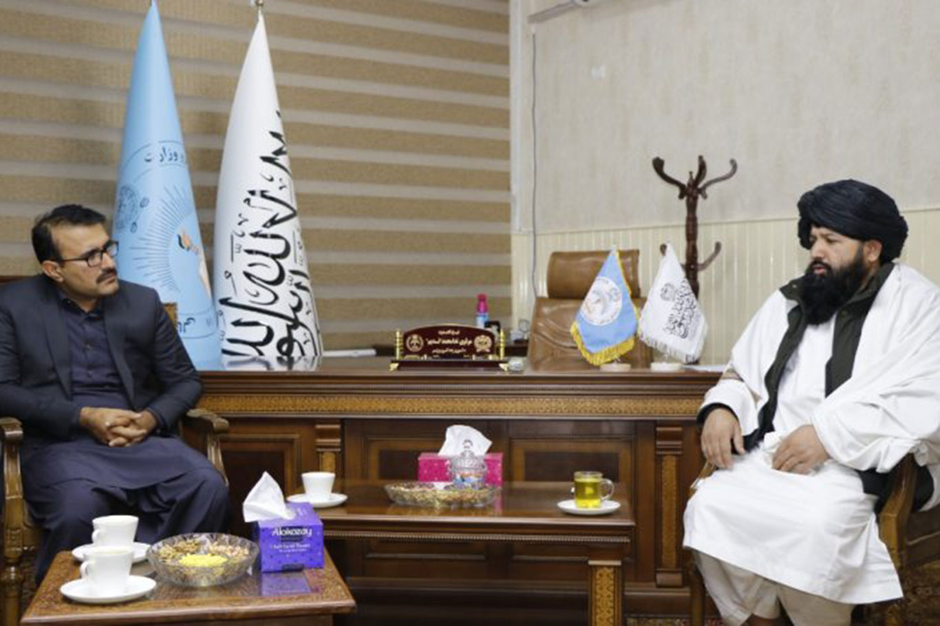 Afghan Higher Education Minister meets with Pakistani Ambassador to Kabul