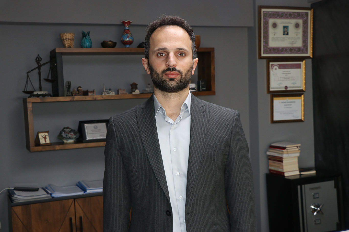 Hukukçu Ece: Ev sahipleri ile kiracılar arasında hukuki olarak çözülemeyen sorunlar tehdit ve taciz ile çözülmeye çalışılıyor Hukukçu Ece: Ev sahipleri ile kiracılar arasında hukuki olarak çözülemeyen sorunlar tehdit ve taciz ile çözülmeye çalışılıyor