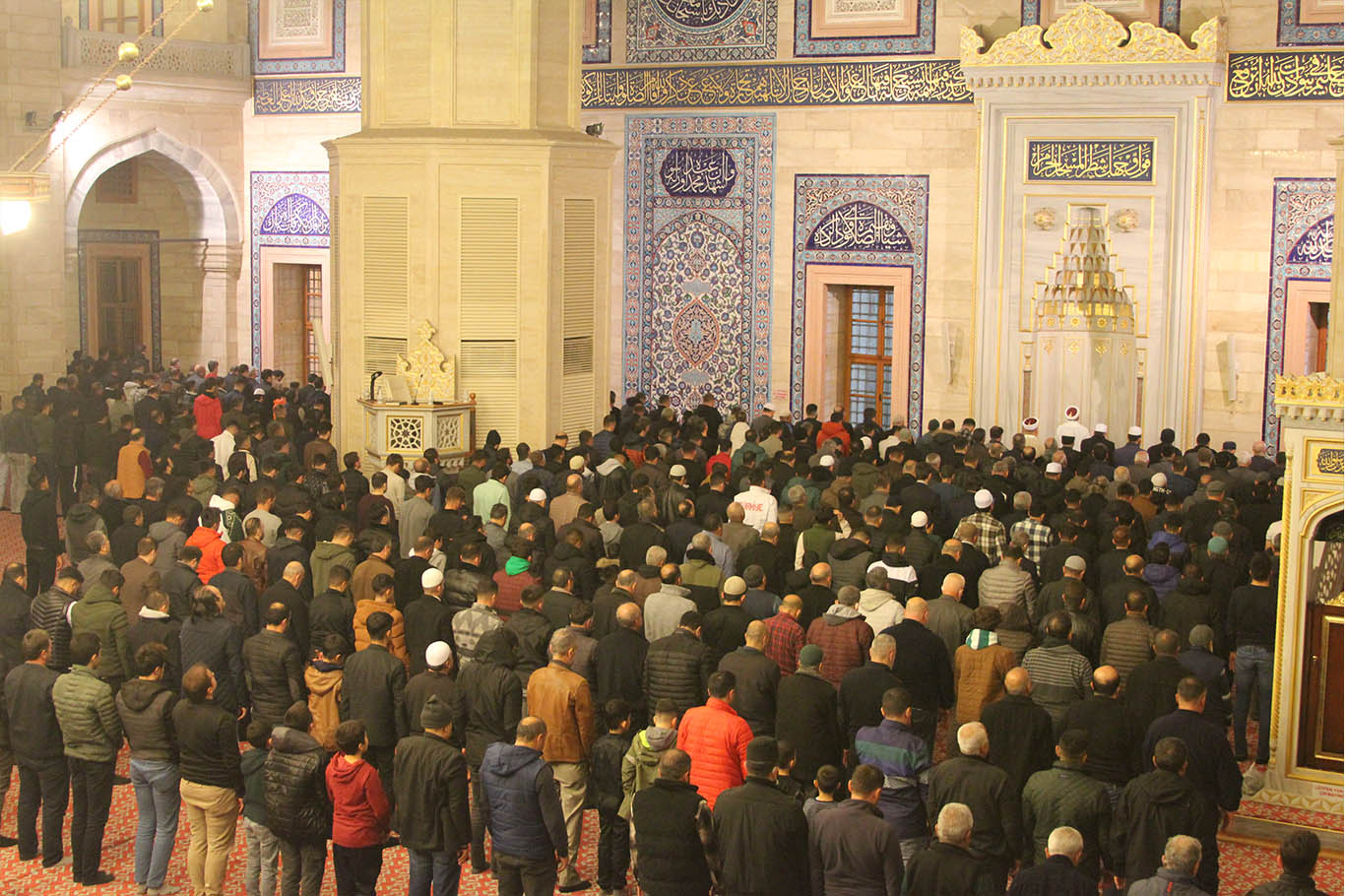 Adana'da Regaib Kandili coşkuyla idrak edildi Adana'da Regaib Kandili coşkuyla idrak edildi