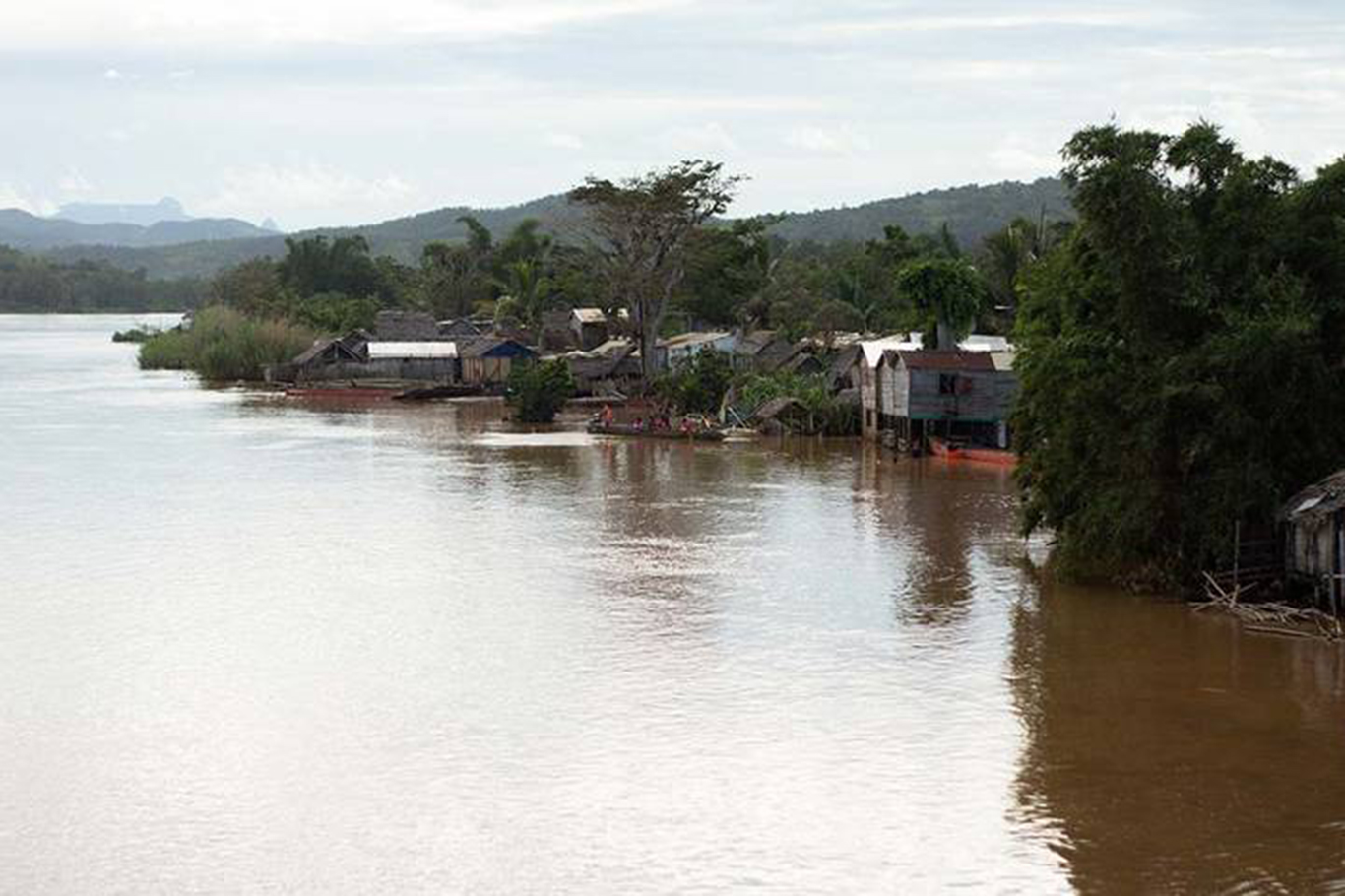 Madagaskar'daki Cheneso kasırgasında ölü sayısı 30'a yükseldi Madagaskar'daki Cheneso kasırgasında ölü sayısı 30'a yükseldi