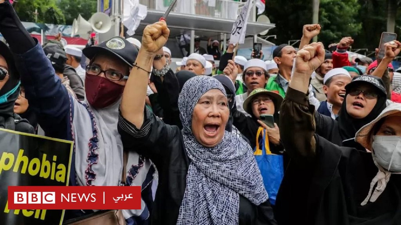 حرق علم السويد في إندونيسيا احتجاجًا على حرق القرآن