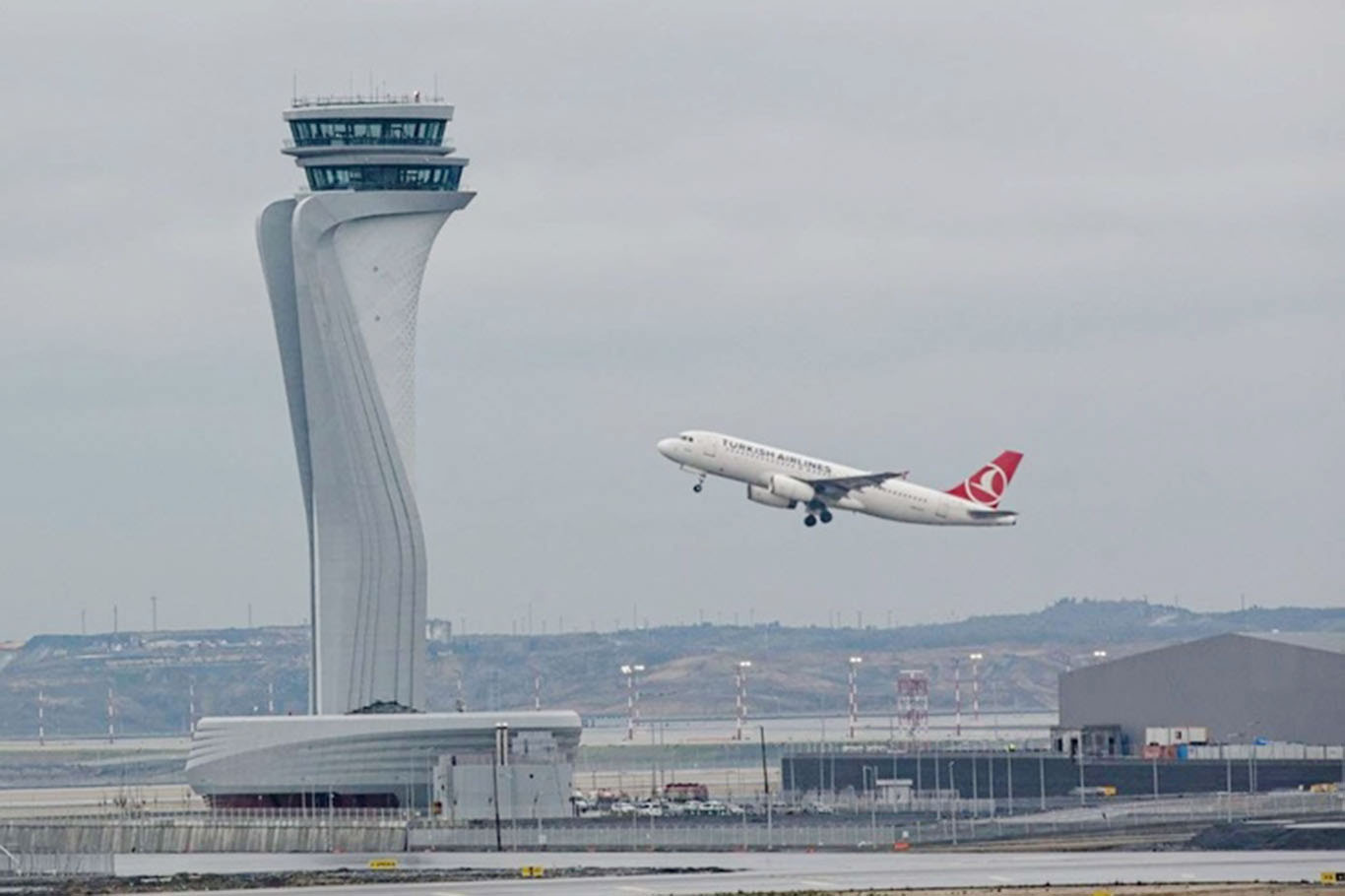 Istanbul Airport ranks first in Europe with the number of daily flights