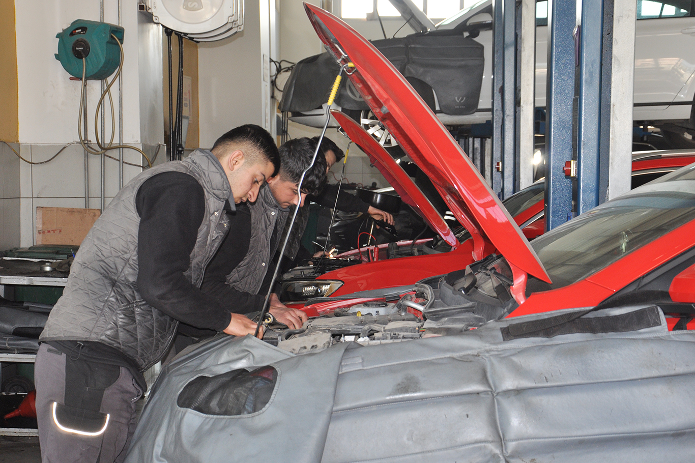 Araç Servis Bakım Müdürü Özmen: Bölgede araçları servise götürme kültürü çok zayıf Araç Servis Bakım Müdürü Özmen: Bölgede araçları servise götürme kültürü çok zayıf
