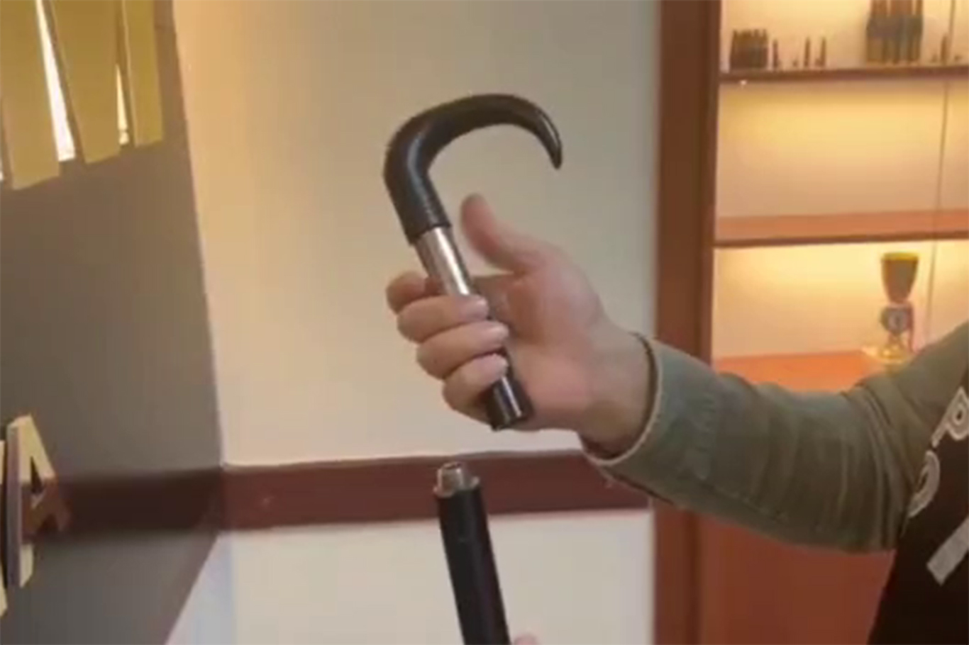 Malatya’da baston görünümlü silah ele geçirildi Malatya’da baston görünümlü silah ele geçirildi