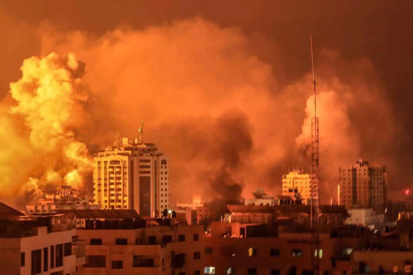 Gazze'ye yönelik saldırılar gece boyunca sürdü