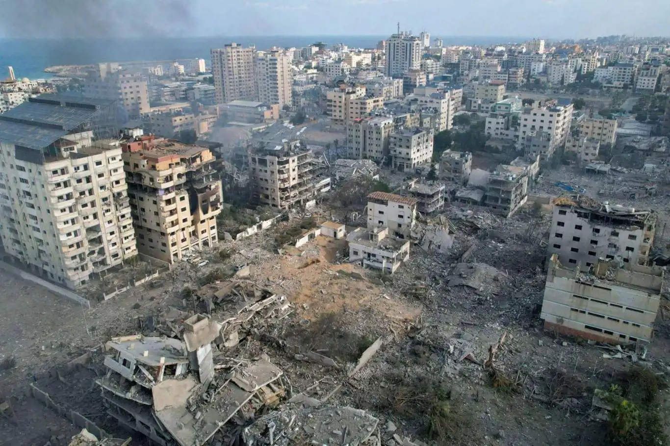 Siyonist rejim, Gazze'ye yönelik hava saldırılarını yoğunlaştırdı