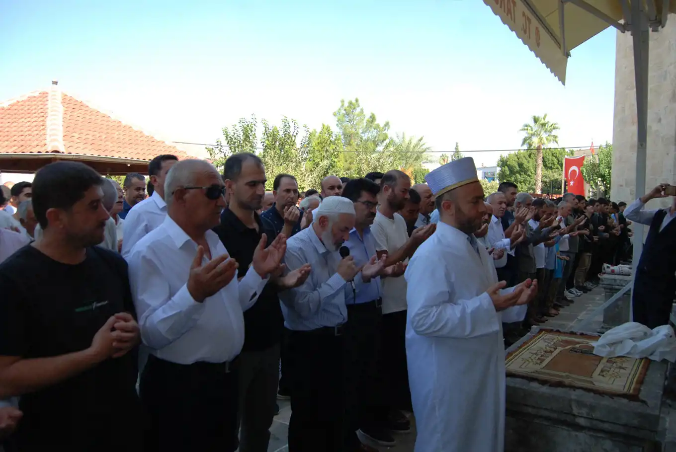 Tarsus'ta Filistinli şehitler için gıyabi cenaze namazı kılındı