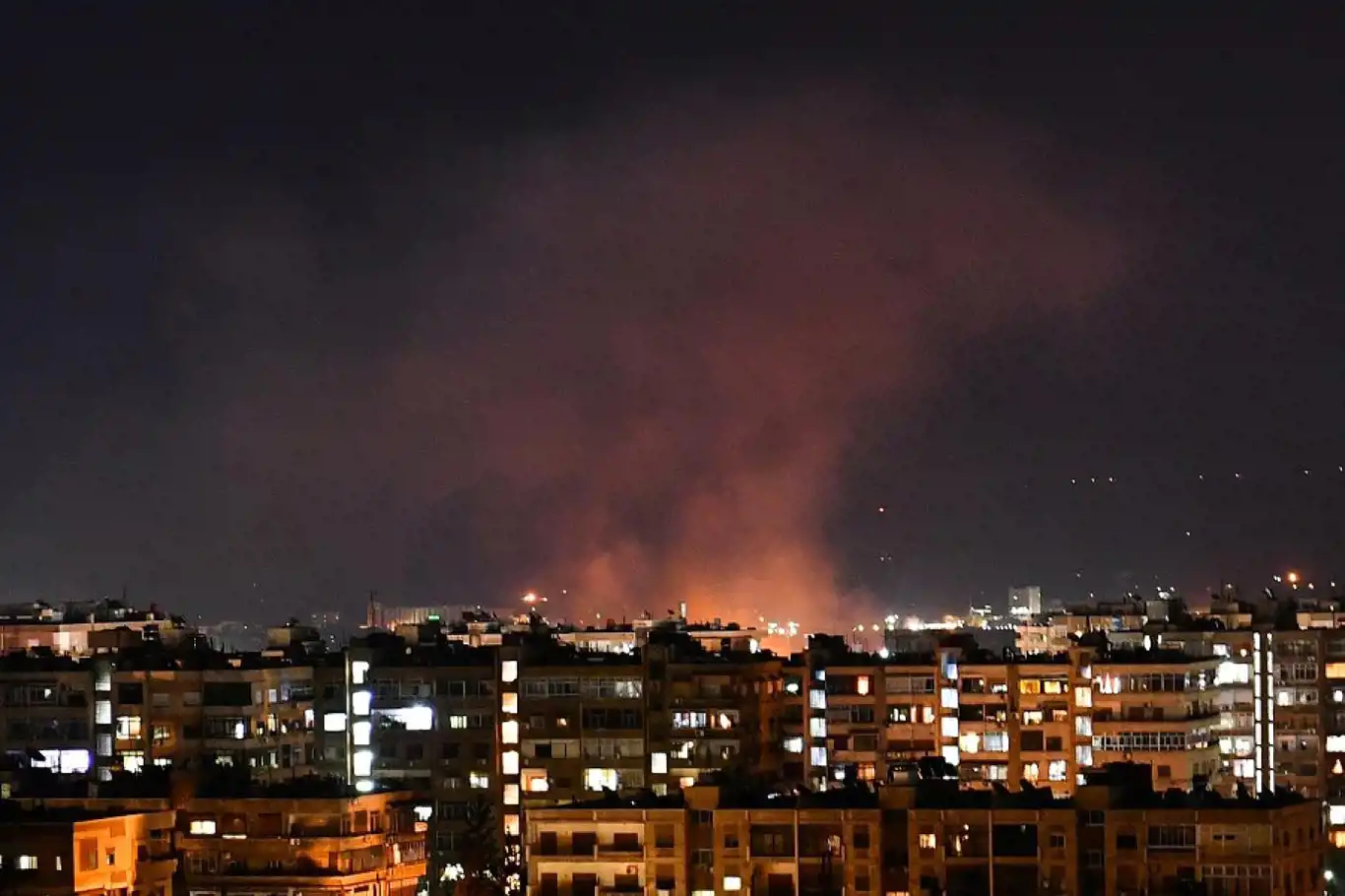 Siyonist işgal rejiminden Halep Havalimanı'na füze saldırısı