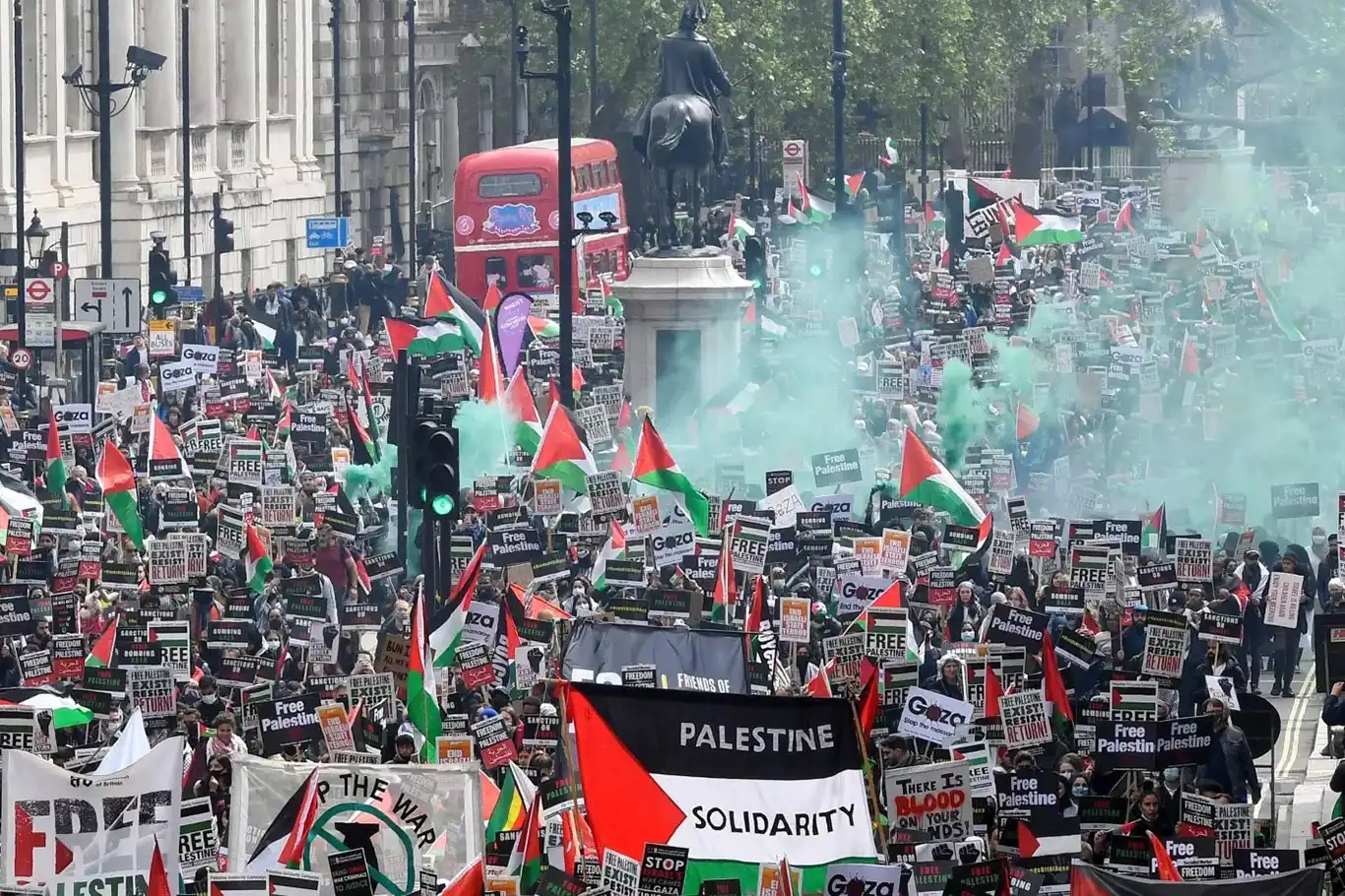 İngiltere'de, Filistin'e destek yürüyüşünde 15 gözaltı