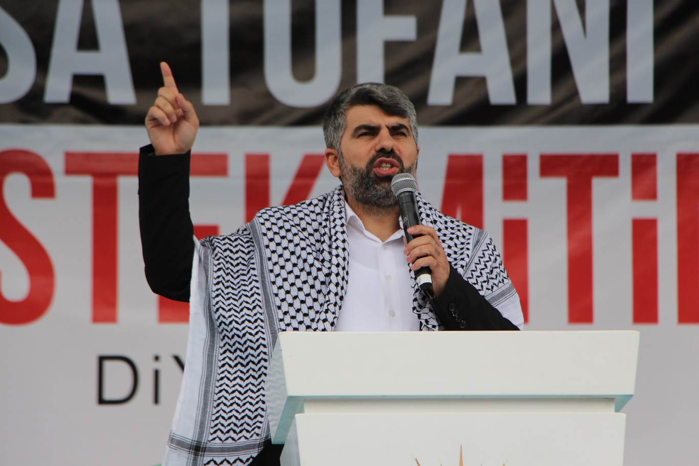 HÜDA PAR Gençlik Politikaları Başkanı ve Mersin Milletvekili Faruk Dinç