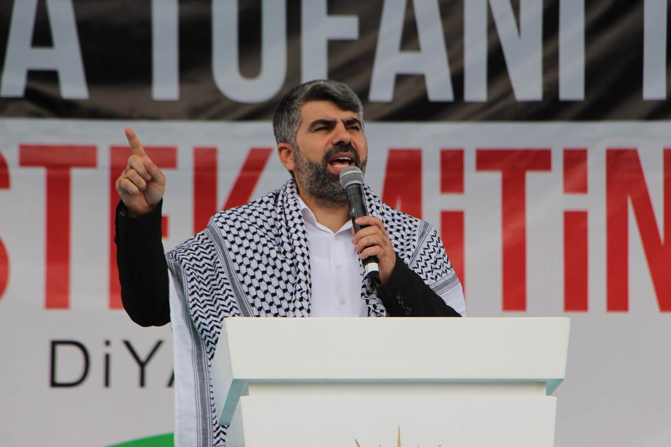 HÜDA PAR Gençlik Politikaları Başkanı ve Mersin Milletvekili Faruk Dinç