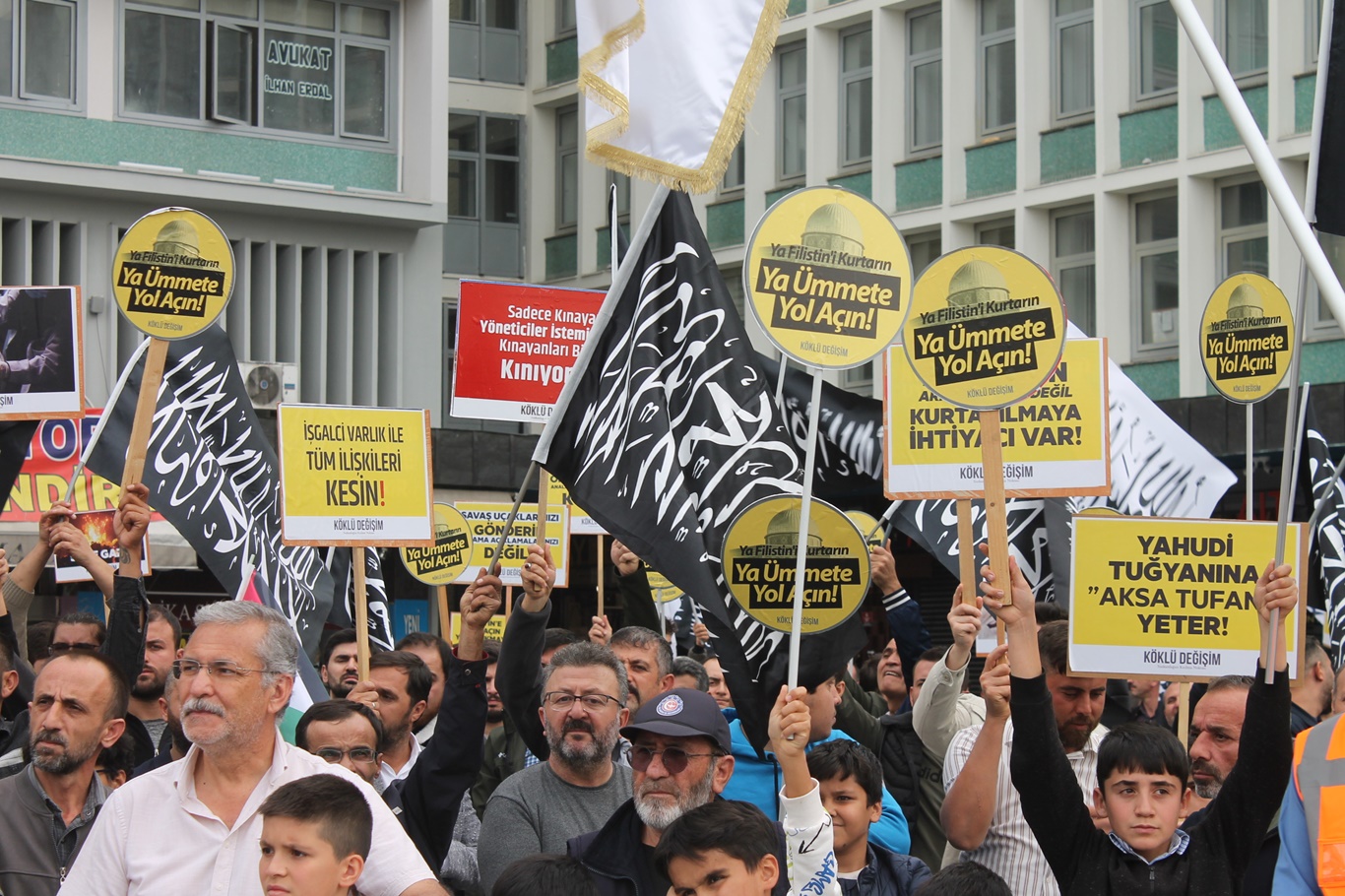 "Ya Filistin'i Kurtarın Ya Ümmete Yol Açın!" sloganıyla Ankara’da basın açıklaması yapıldı