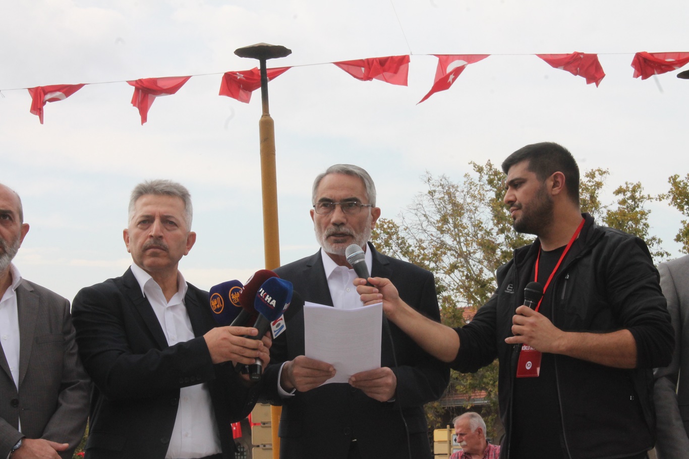 "Ya Filistin'i Kurtarın Ya Ümmete Yol Açın!" sloganıyla Ankara’da basın açıklaması yapıldı