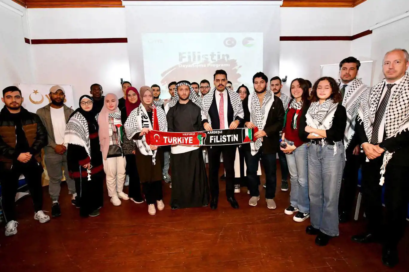 YTB Başkanı Eren Filistinli öğrencilerle bir araya geldi