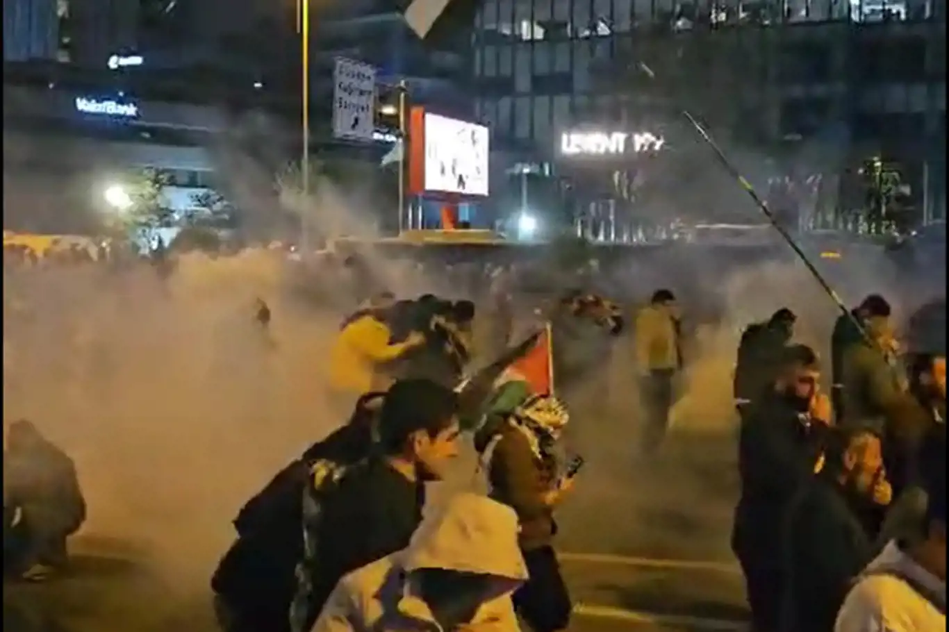 İşgal rejimi protestosunda polisten sert müdahale: Çok sayıda yaralı var